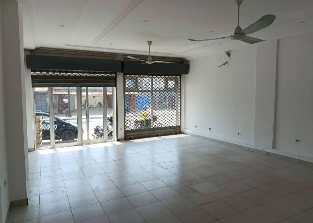 Boutique à louer