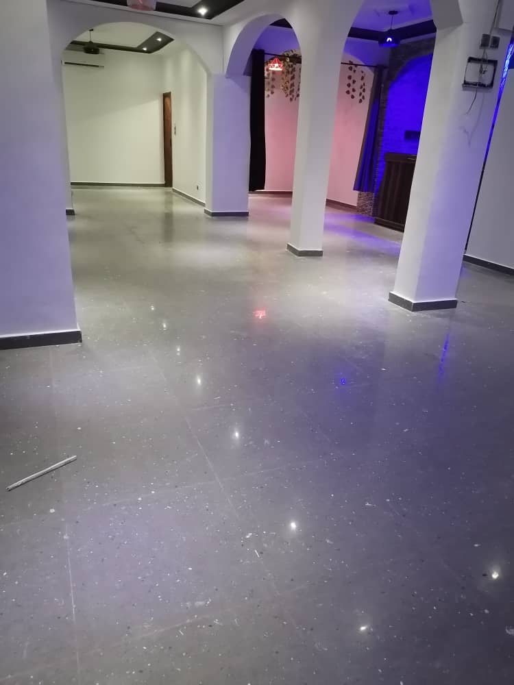 Boutique à louer